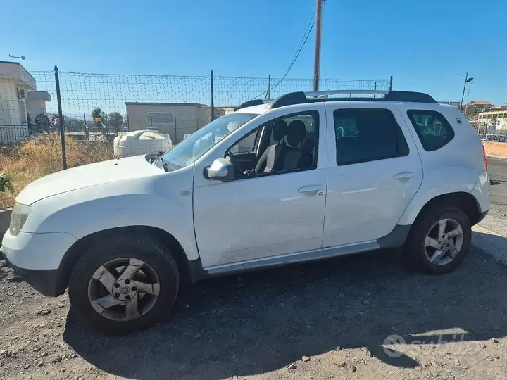 Dacia Duster 2012 photo 3