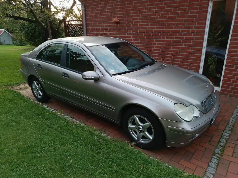Mercedes-Benz C 180