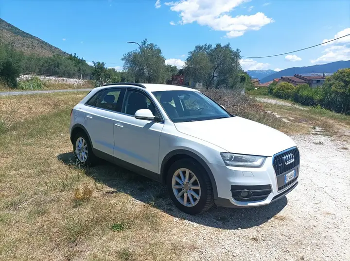 Audi Q3 2013 photo 2