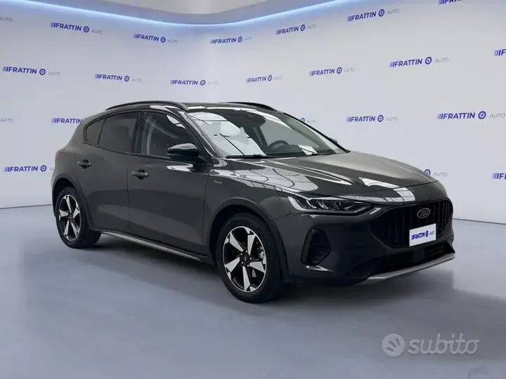 Ford Focus 2023 photo 2