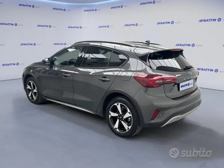 Ford Focus 2023 photo 3