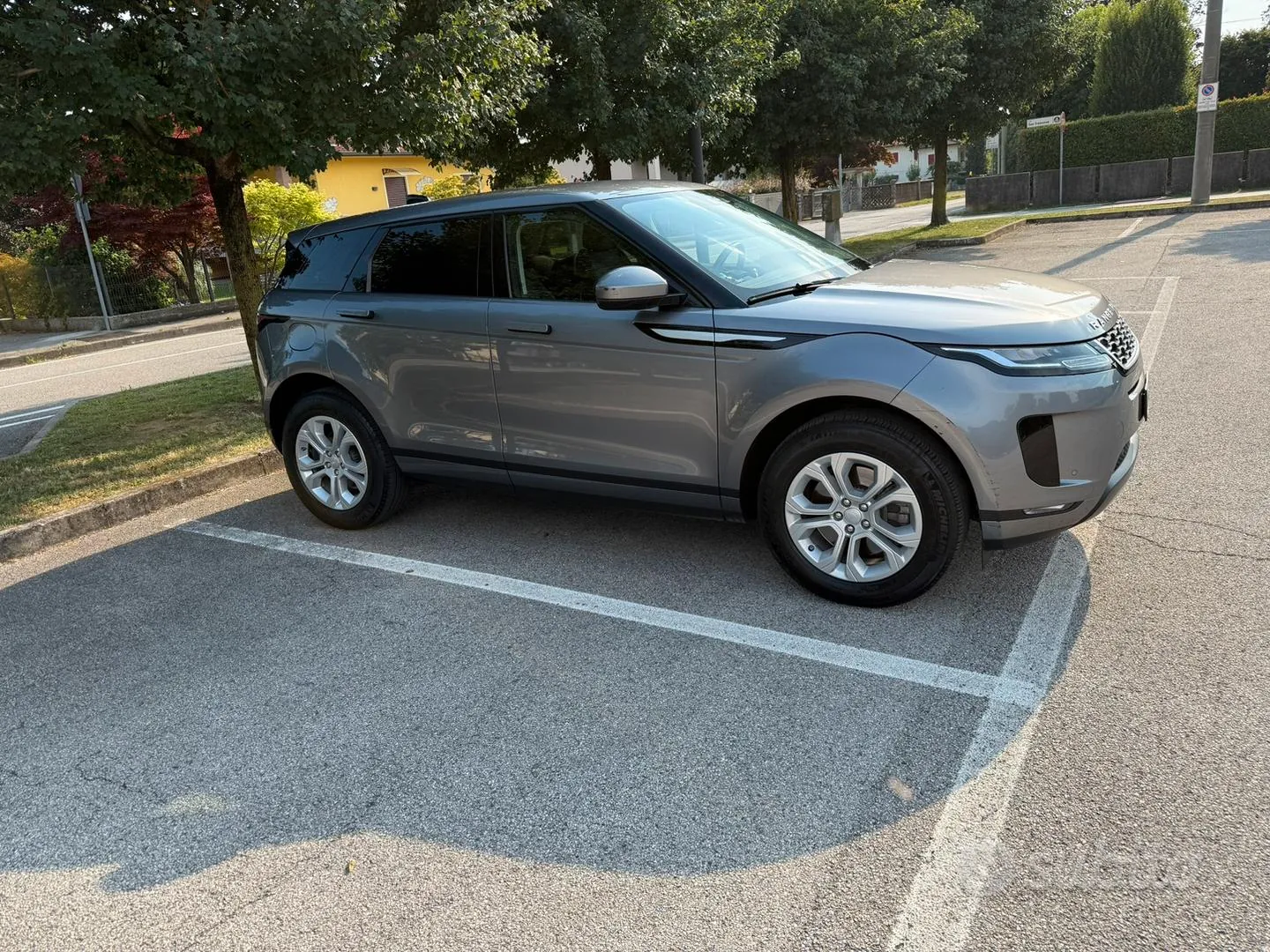 Land Rover Evoque 2020 photo 2