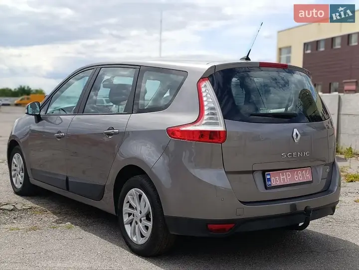Renault Grand Scenic 2012 photo 4
