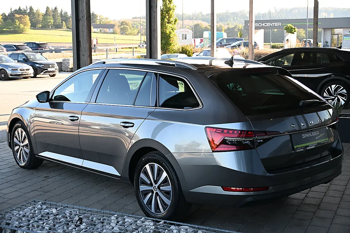 Skoda Superb 2023 photo 3