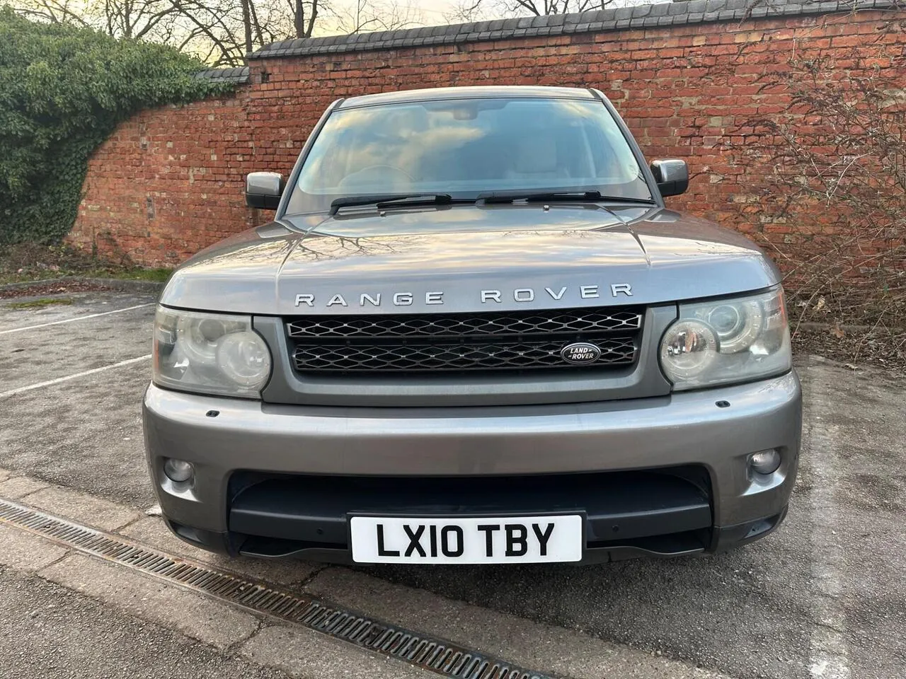 Land Rover Range Rover Sport 2010 photo 3