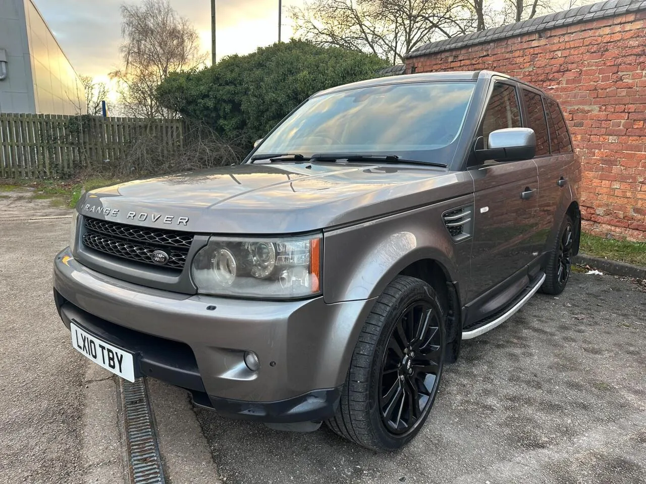 Land Rover Range Rover Sport 2010 photo 5