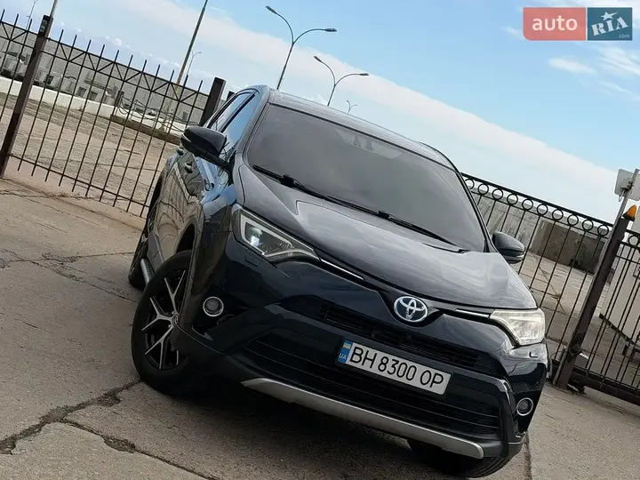 Toyota Rav4 2017 photo 3