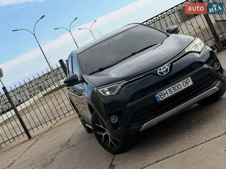 Toyota Rav4 2017 photo 2