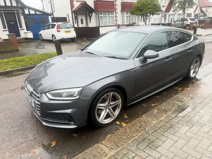 Audi A5 2018 photo 2