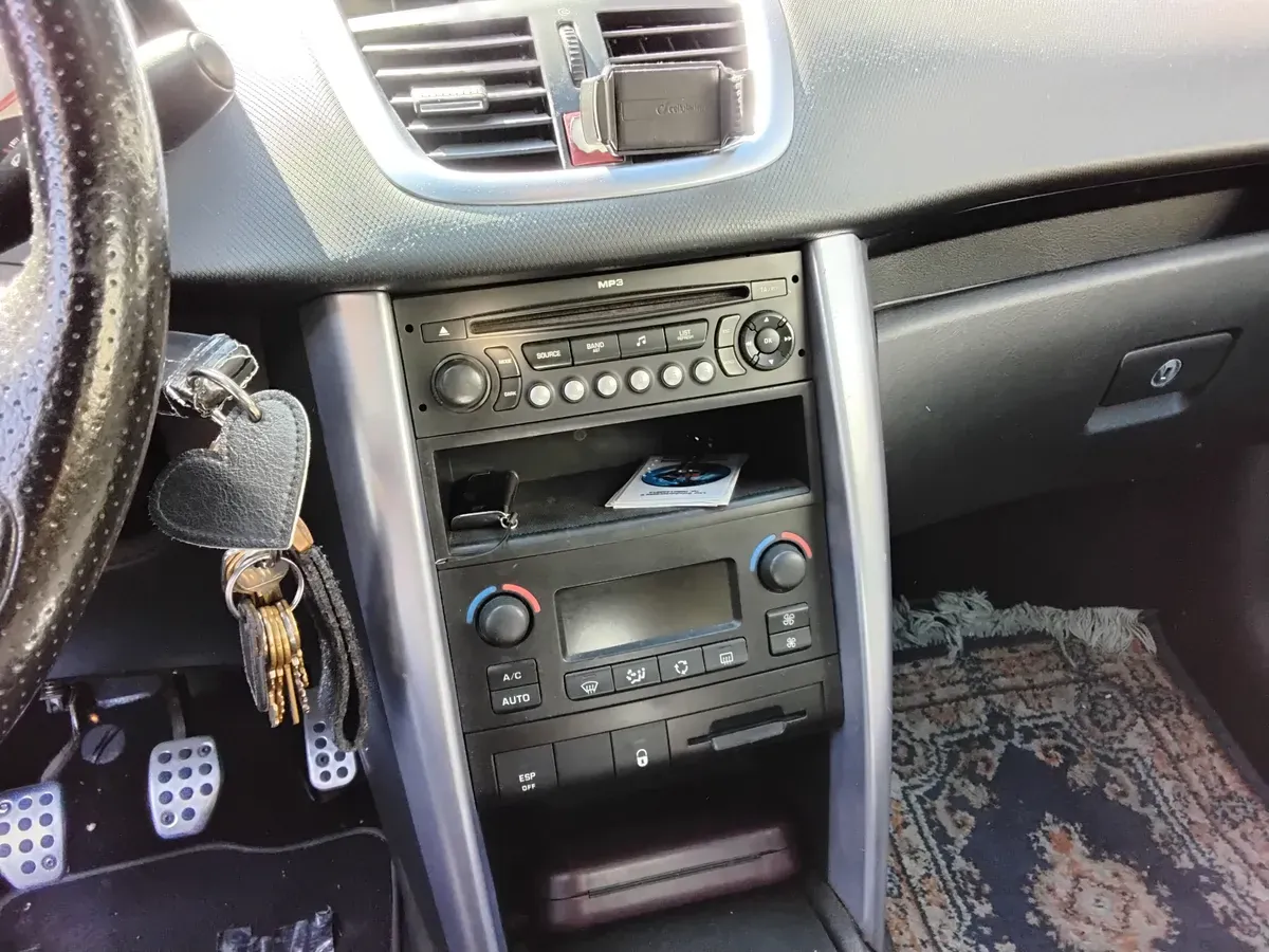 Peugeot 207 2009 photo 3