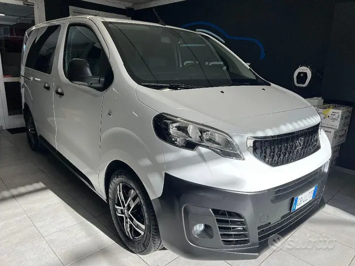 Peugeot Traveller