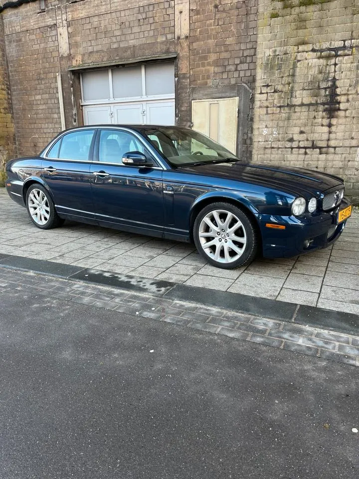 Jaguar Xj