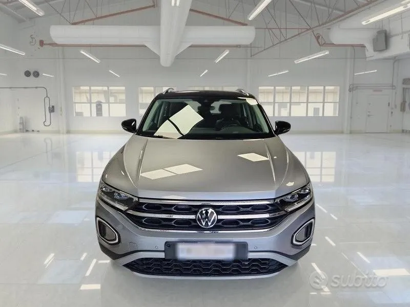 Volkswagen T-Roc 2022 photo 2