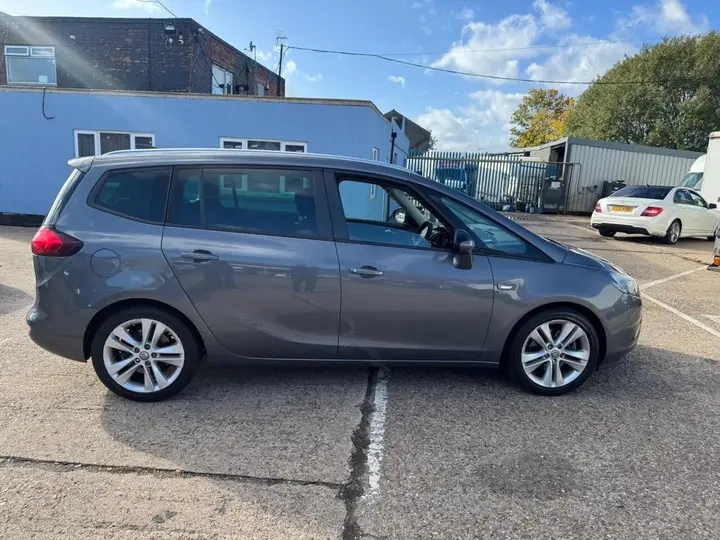 Vauxhall Zafira 2016 photo 2