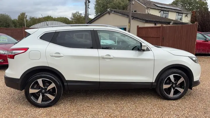 Nissan Qashqai 2015 photo 5
