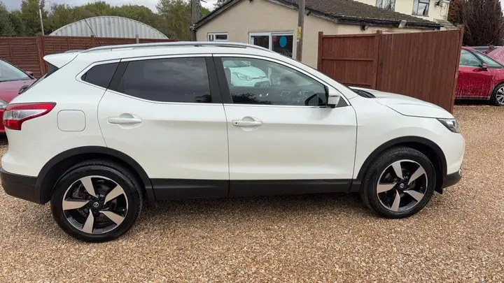 Nissan Qashqai 2015 photo 4