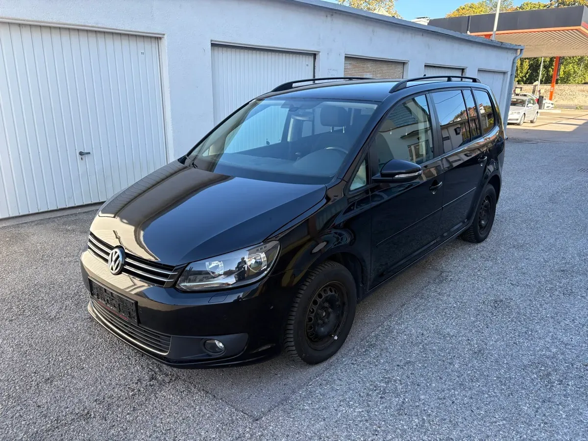Volkswagen Touran 2014 photo 2