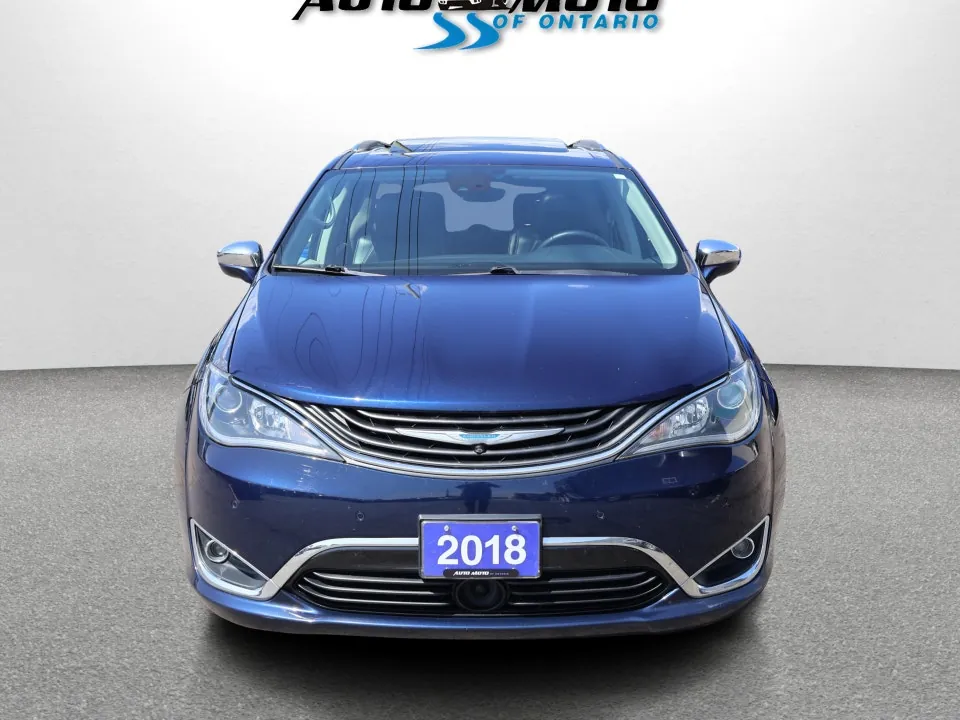Chrysler Pacifica 2018 photo 2