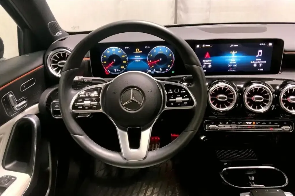 Mercedes-Benz A-Class 2020 photo 5