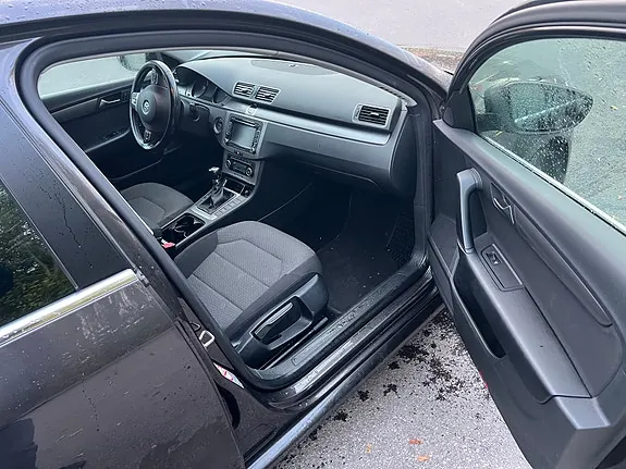 Volkswagen Passat 2012 photo 5