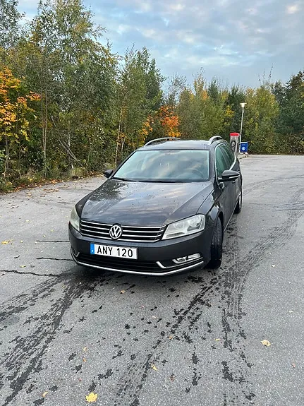 Volkswagen Passat 2012 photo 2