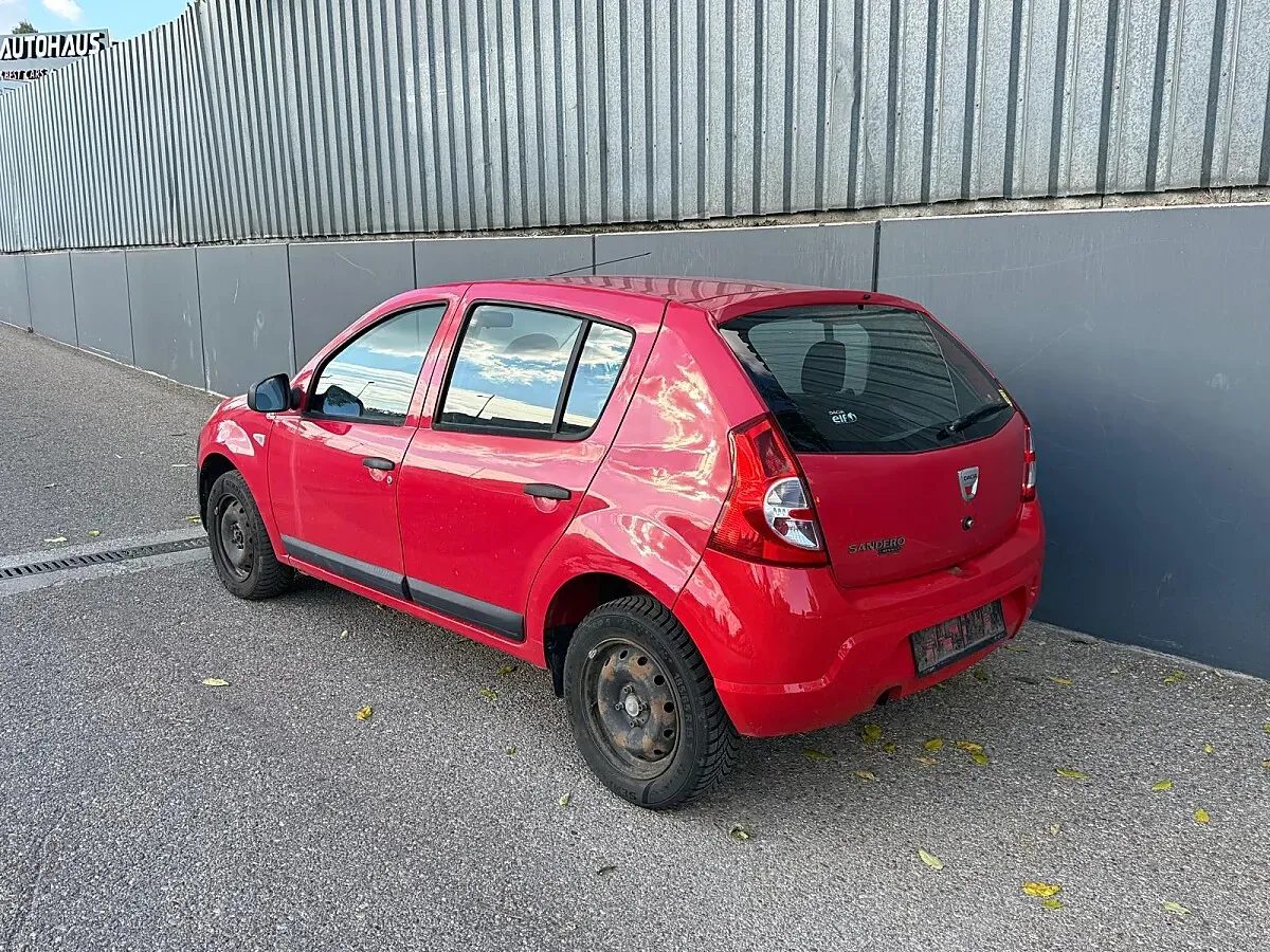 Dacia Sandero 2008 photo 3