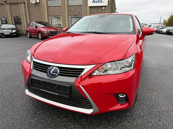 Lexus Ct200H 2015 photo 2