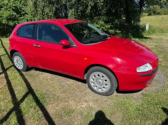 Alfa Romeo 147 2001 photo 3