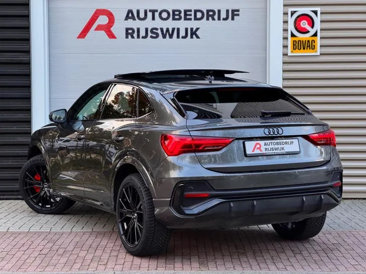 Audi Q3 2022 photo 3