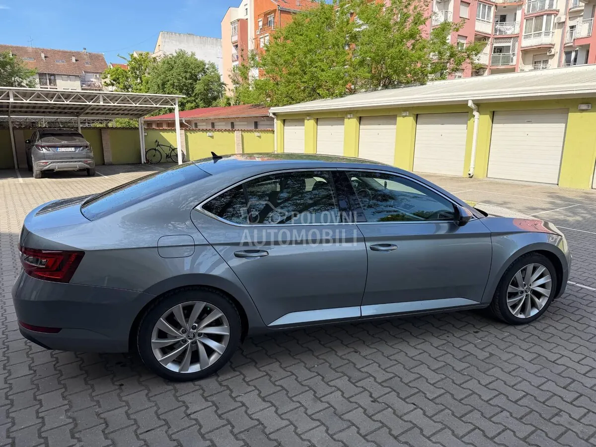 Skoda Superb 2019 photo 3
