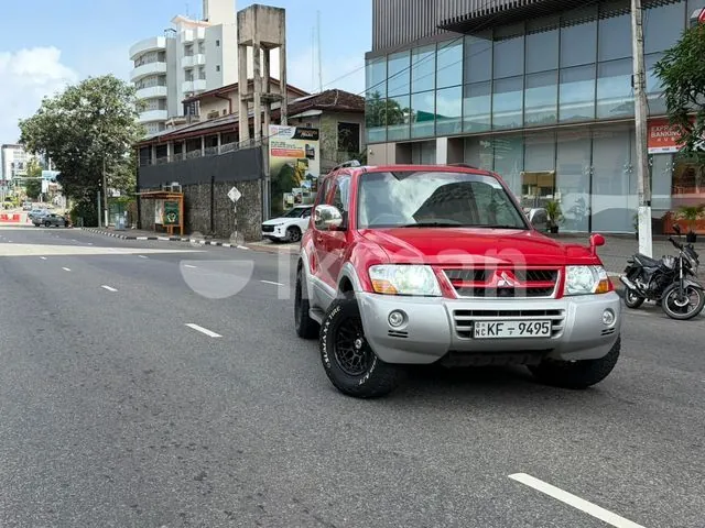 Mitsubishi Pajero 2003 photo 2