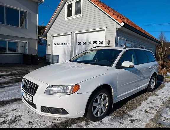 Volvo V70 2009 photo 2