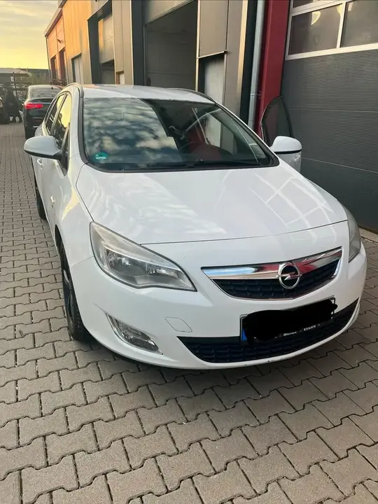Opel Astra J