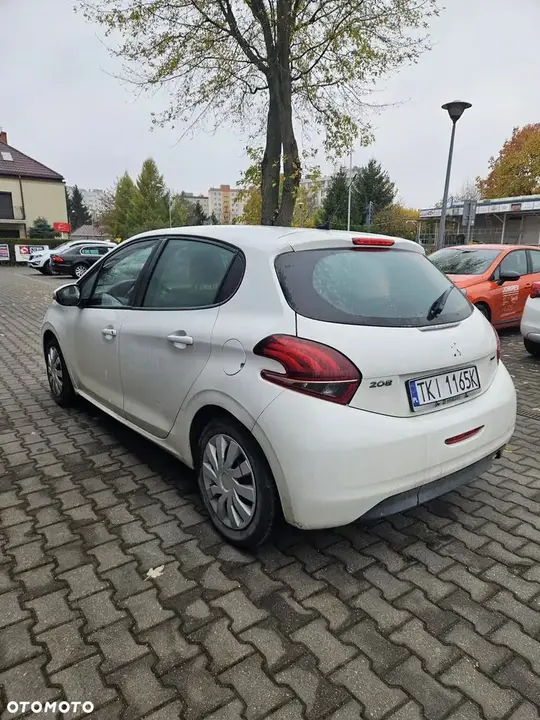 Peugeot 208 2015 photo 4