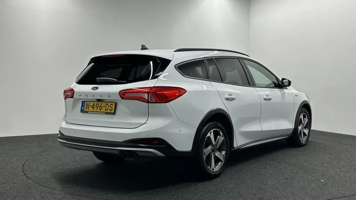 Ford Focus Wagon 2021 photo 2