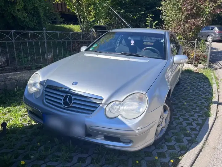 Mercedes-Benz C180