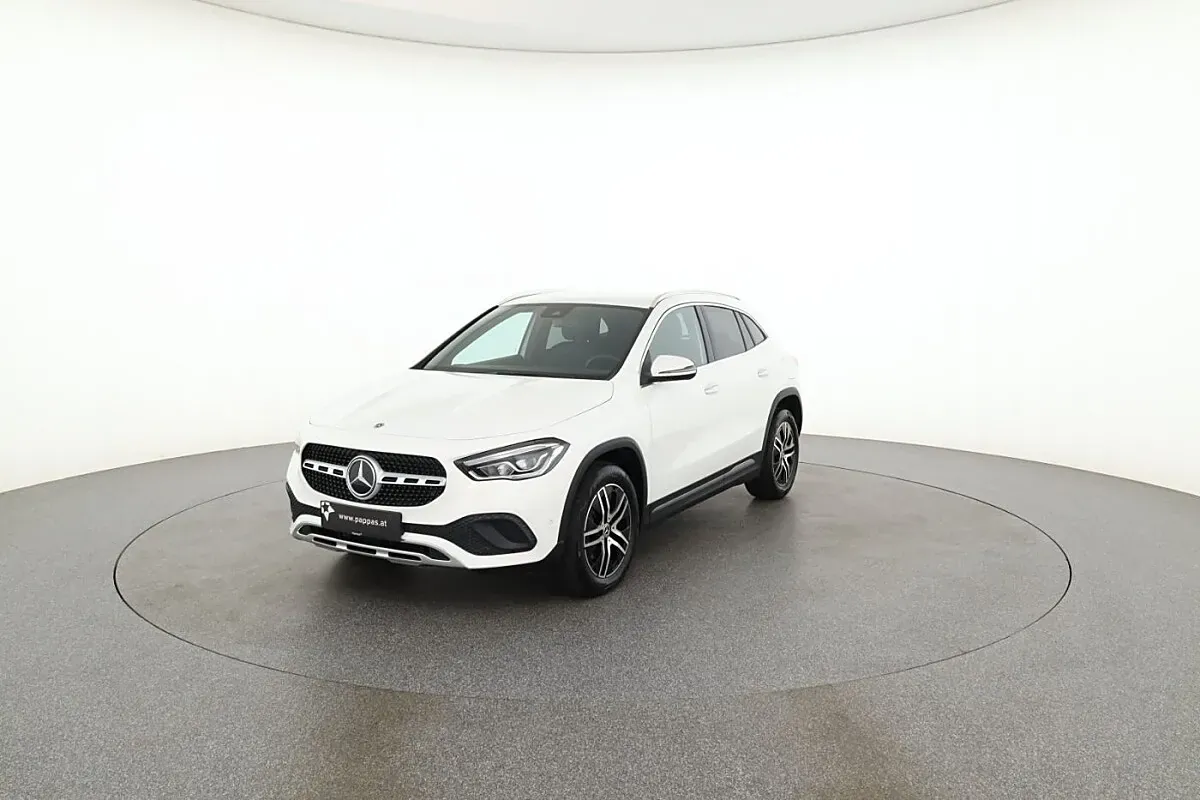 Mercedes-Benz Gla Class 2022 photo 2