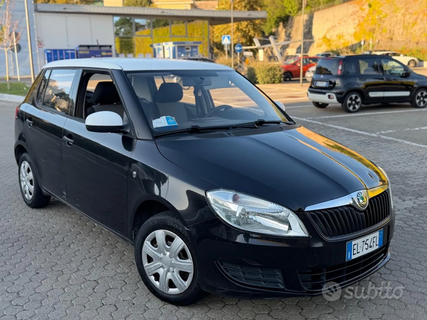 Skoda Fabia 2012 photo 2