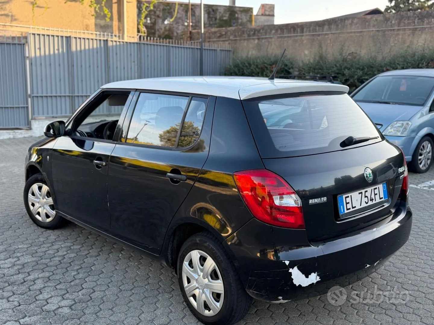 Skoda Fabia 2012 photo 3