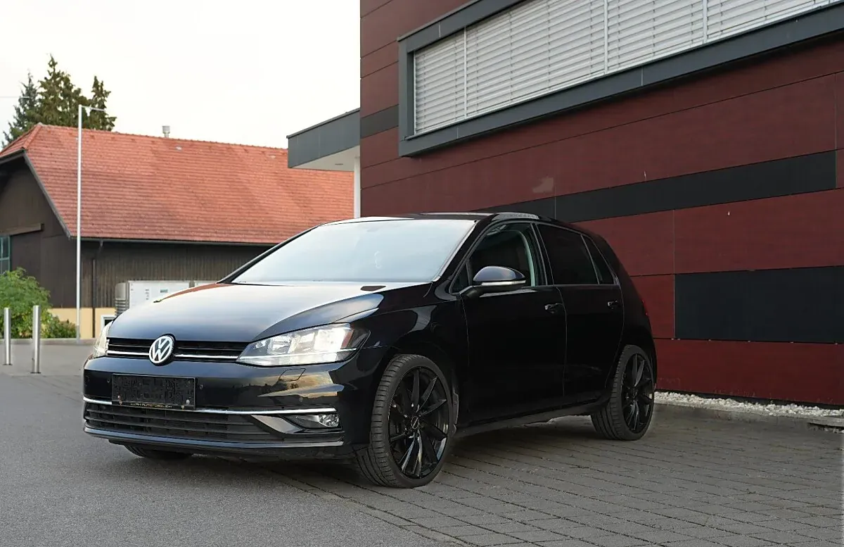 Volkswagen Golf 2019 photo 2