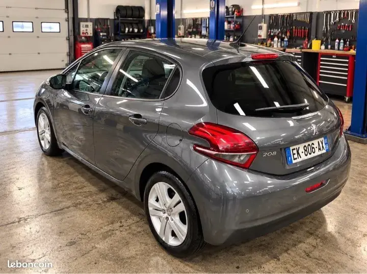 Peugeot 208 2017 photo 4