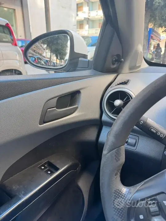 Chevrolet Aveo 2011 photo 5