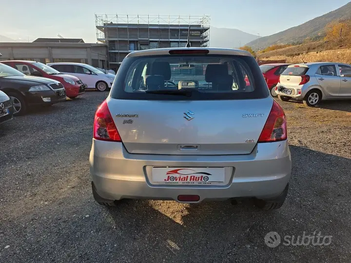 Suzuki Swift 2009 photo 5