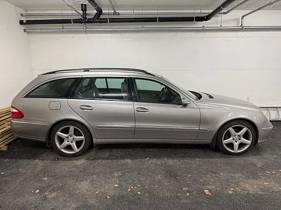 Mercedes-Benz E200 2004 photo 4