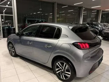 Peugeot 208 2022 photo 2