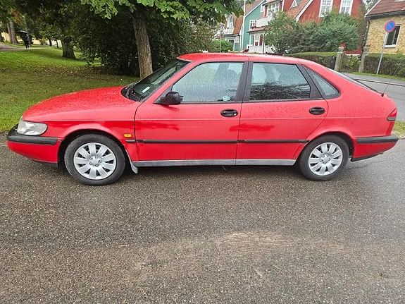 Saab 900