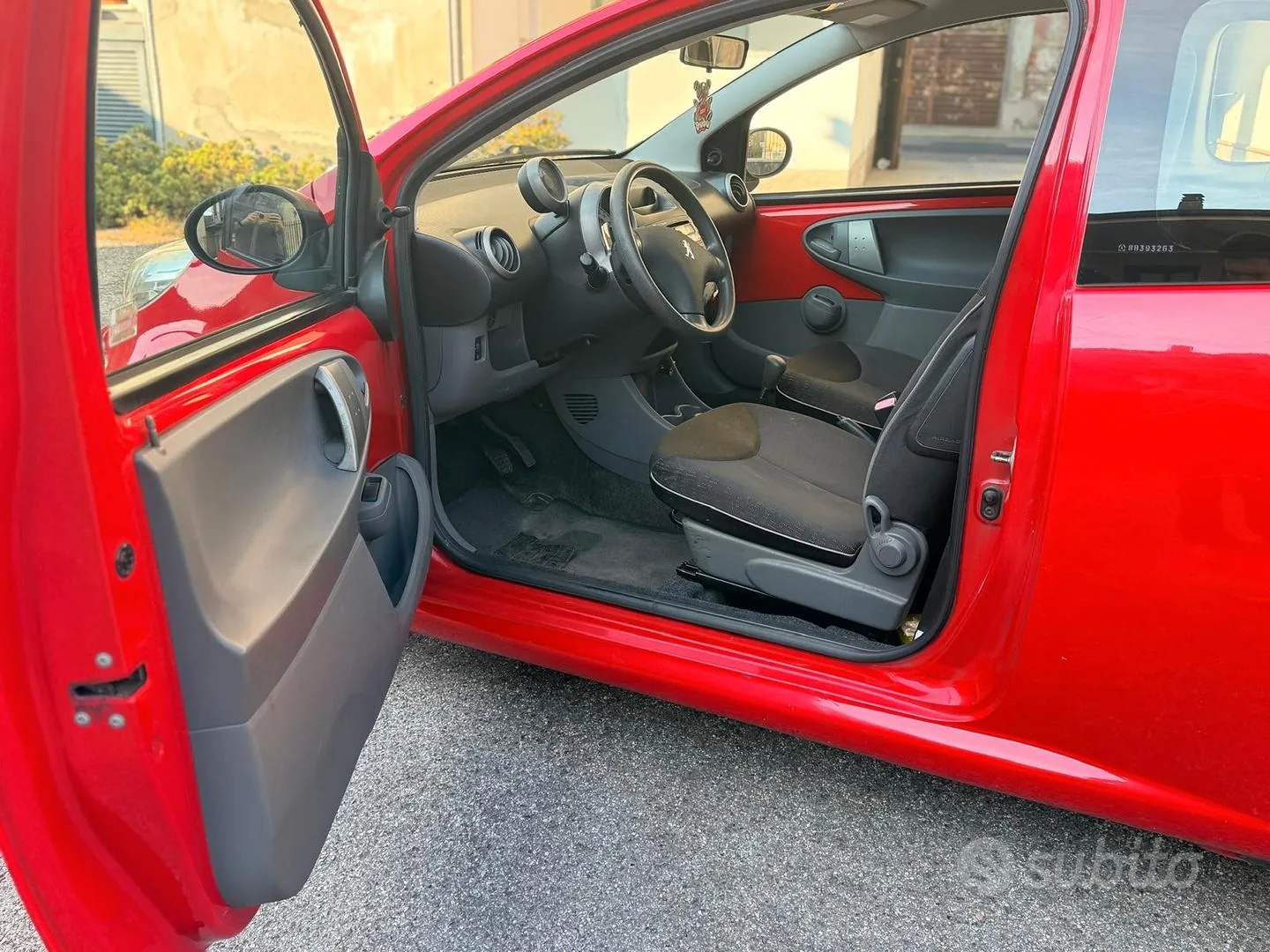 Peugeot 107 2009 photo 4
