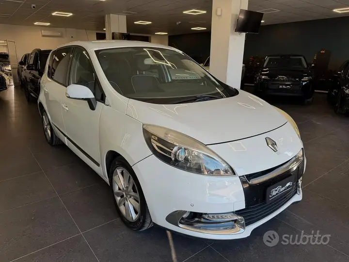 Renault Scenic 2012 photo 3
