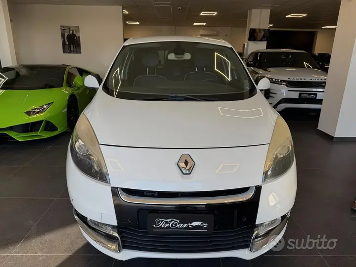 Renault Scenic 2012 photo 2