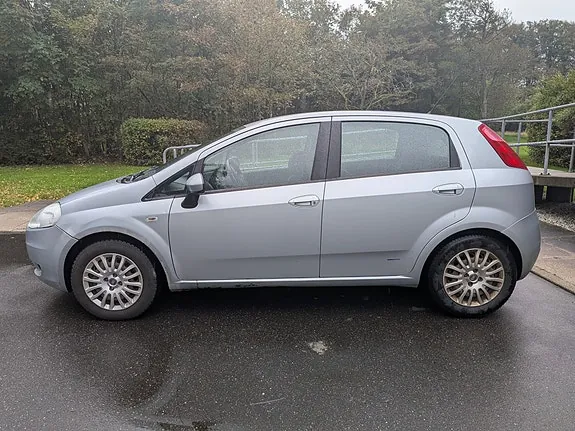 Fiat Grande Punto 2008 photo 4
